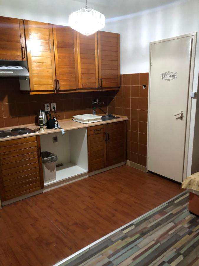 7Dab Apartment Bezeredj Contactless Self -Check-In Boedapest Buitenkant foto