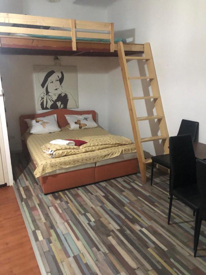 7Dab Apartment Bezeredj Contactless Self -Check-In Boedapest Buitenkant foto